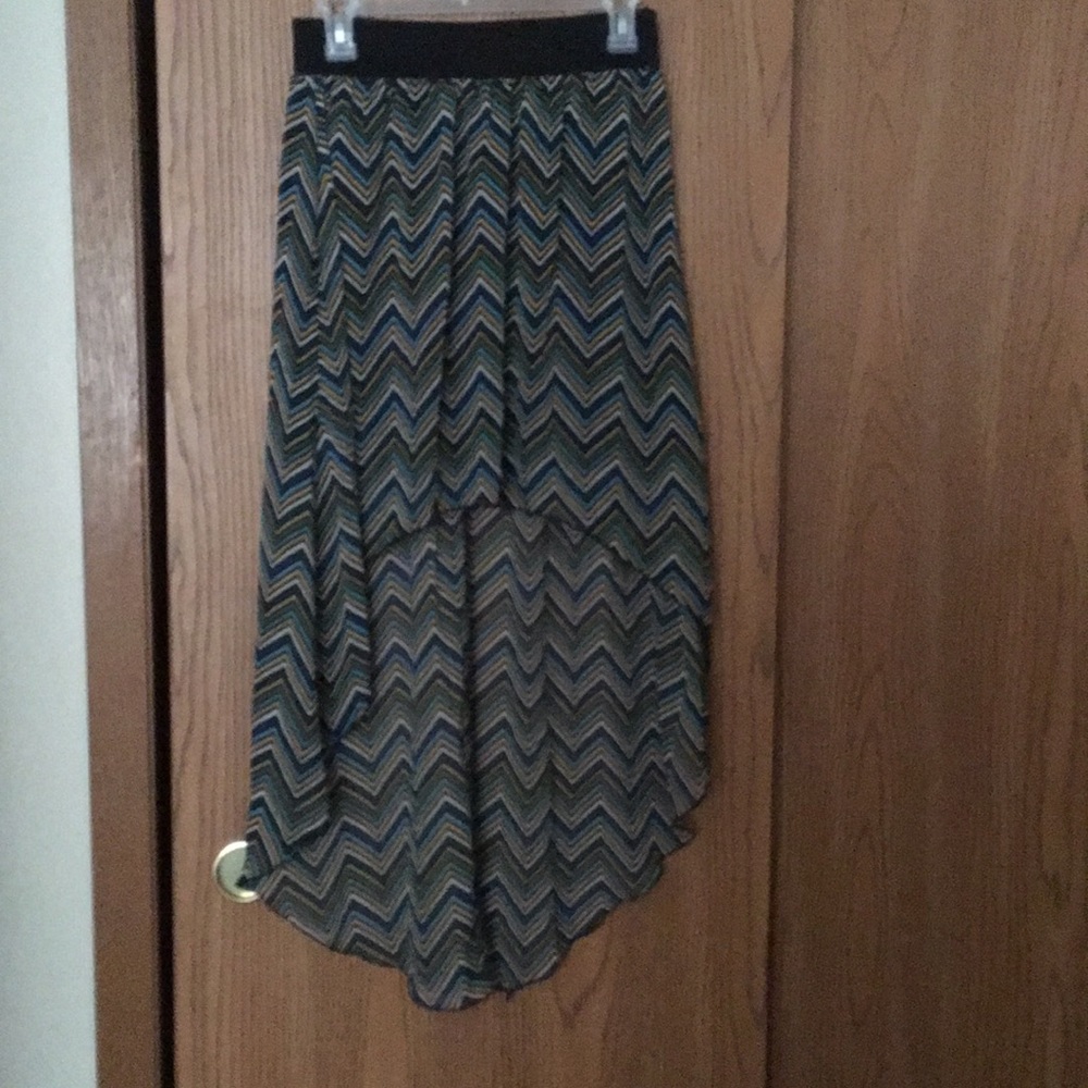 Skirt size xl. Open more in the front.
